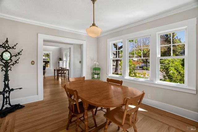 931 Humboldt St, Santa Rosa, CA 95404