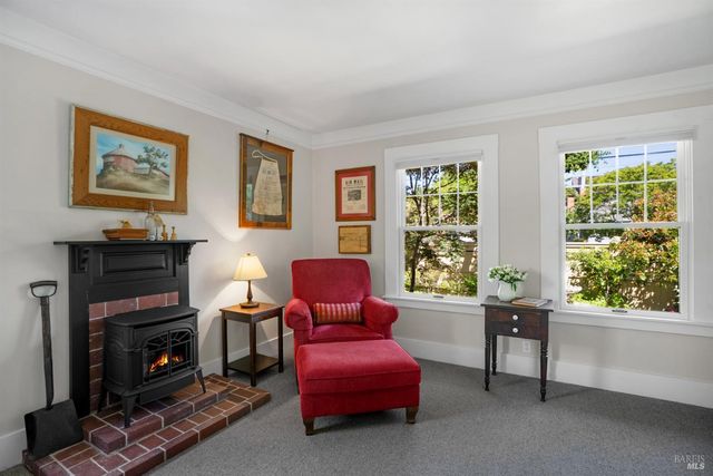 931 Humboldt St, Santa Rosa, CA 95404