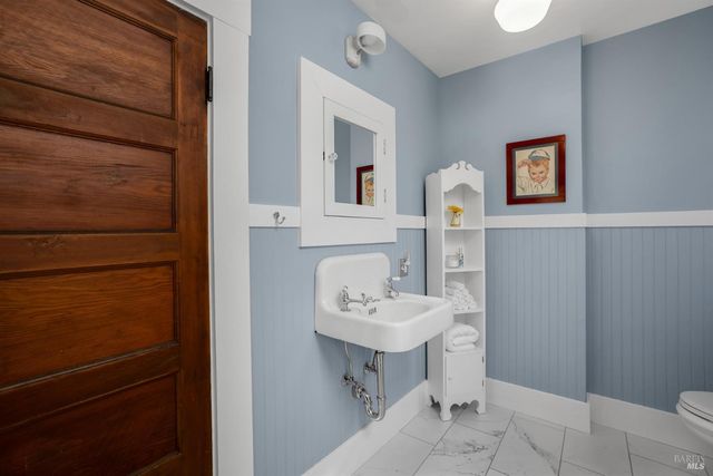 931 Humboldt St, Santa Rosa, CA 95404