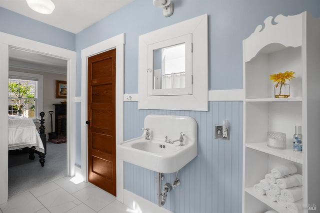 931 Humboldt St, Santa Rosa, CA 95404