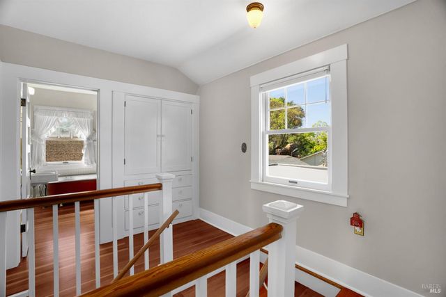 931 Humboldt St, Santa Rosa, CA 95404