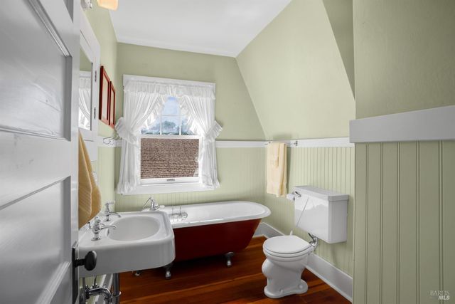 931 Humboldt St, Santa Rosa, CA 95404