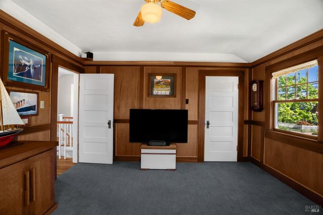 931 Humboldt St, Santa Rosa, CA 95404