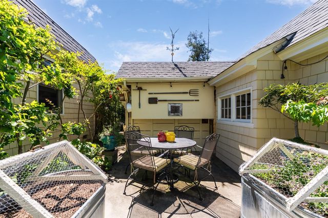 931 Humboldt St, Santa Rosa, CA 95404