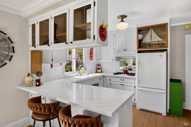 931 Humboldt St, Santa Rosa, CA 95404