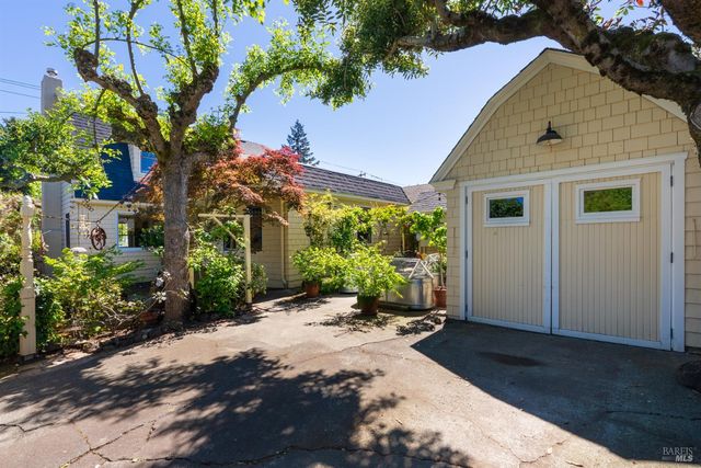 931 Humboldt St, Santa Rosa, CA 95404