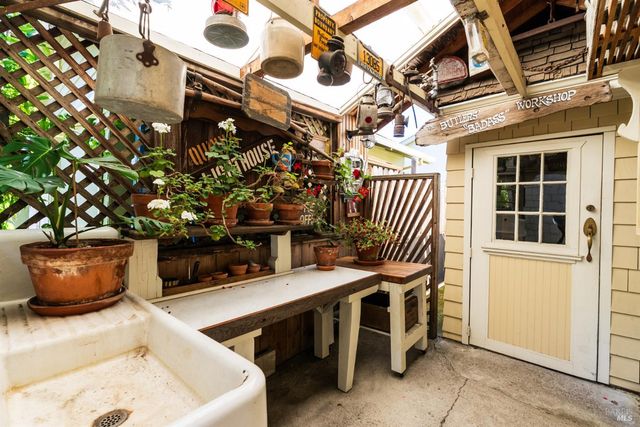 931 Humboldt St, Santa Rosa, CA 95404