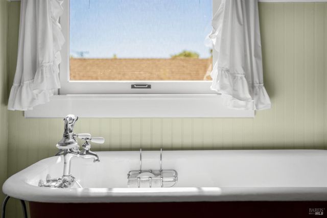 931 Humboldt St, Santa Rosa, CA 95404