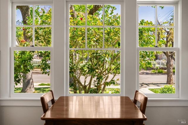 931 Humboldt St, Santa Rosa, CA 95404