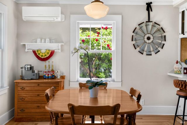 931 Humboldt St, Santa Rosa, CA 95404