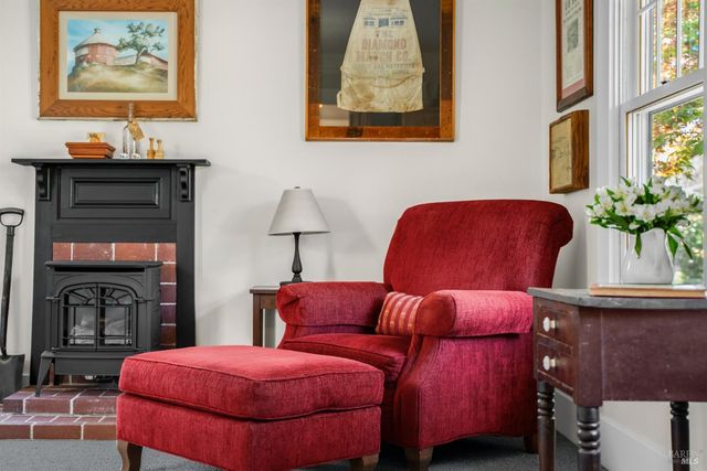 931 Humboldt St, Santa Rosa, CA 95404