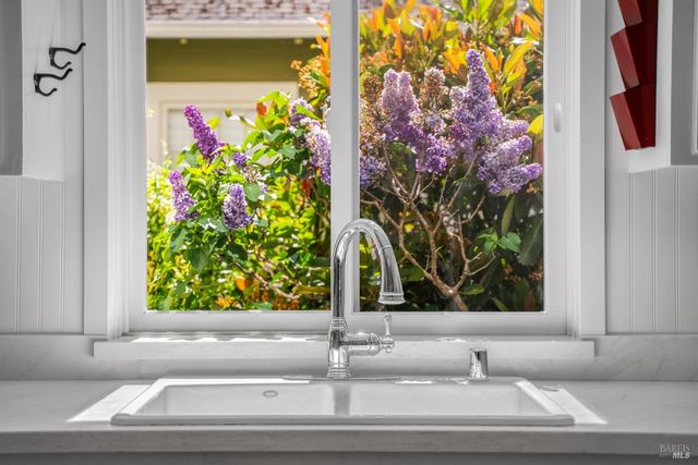 931 Humboldt St, Santa Rosa, CA 95404