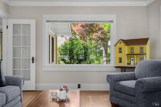 931 Humboldt St, Santa Rosa, CA 95404