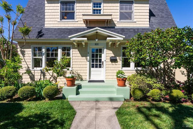 931 Humboldt St, Santa Rosa, CA 95404