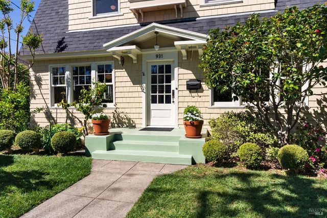 931 Humboldt St, Santa Rosa, CA 95404