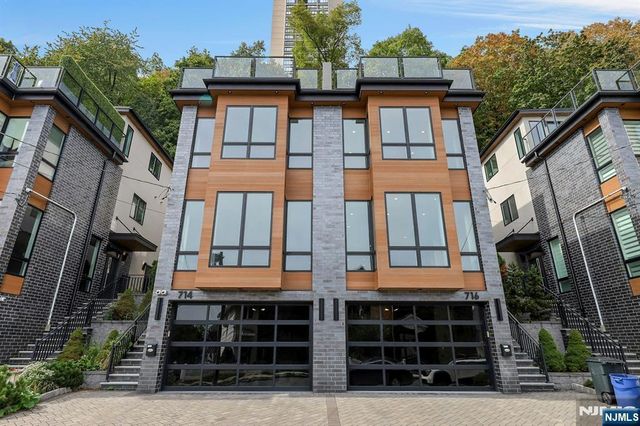 714 Undercliff Avenue 714, Edgewater, NJ 07020