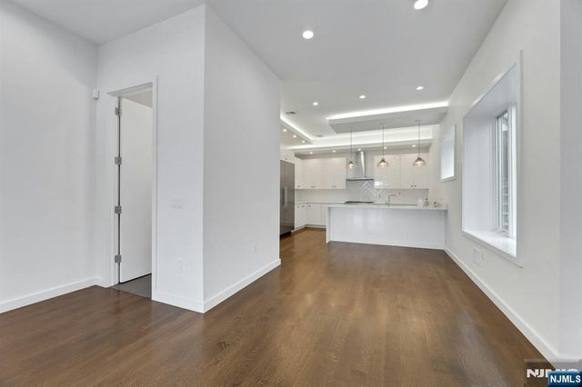 714 Undercliff Avenue 714, Edgewater, NJ 07020