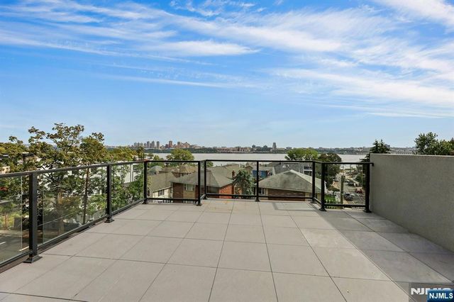 714 Undercliff Avenue 714, Edgewater, NJ 07020