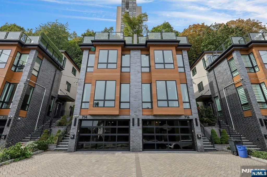 714 Undercliff Avenue 714, Edgewater, NJ 07020