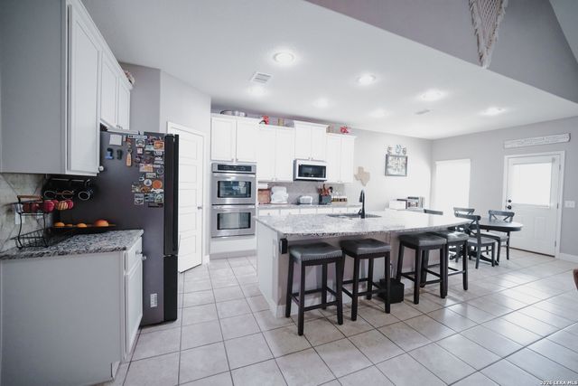 609 Saddle Villa, Cibolo, TX 78108