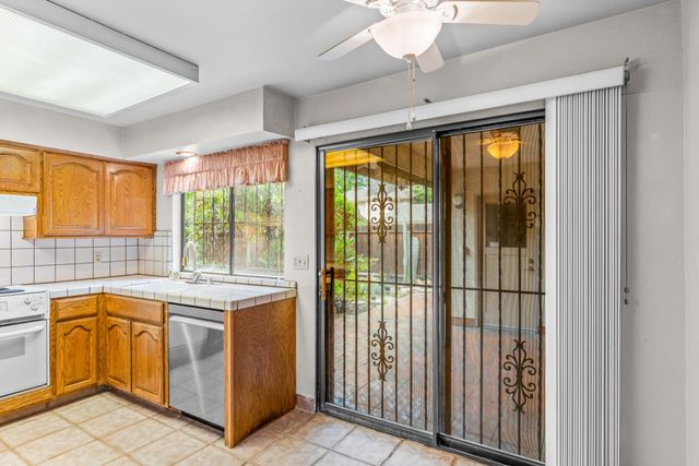 24 W LANCASTER Dr, Stockton, CA 95207