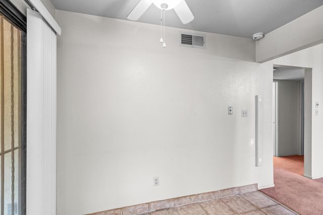 24 W LANCASTER Dr, Stockton, CA 95207