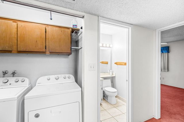 24 W LANCASTER Dr, Stockton, CA 95207