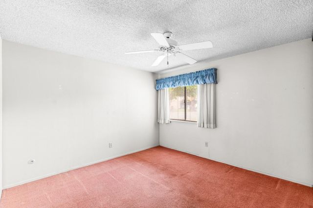 24 W LANCASTER Dr, Stockton, CA 95207