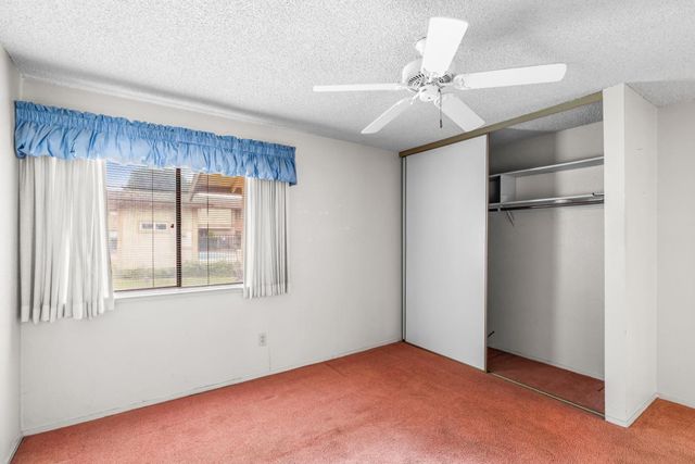 24 W LANCASTER Dr, Stockton, CA 95207