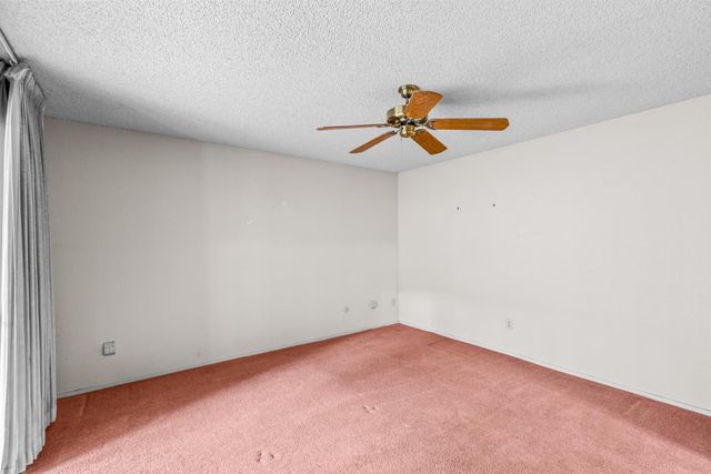 24 W LANCASTER Dr, Stockton, CA 95207