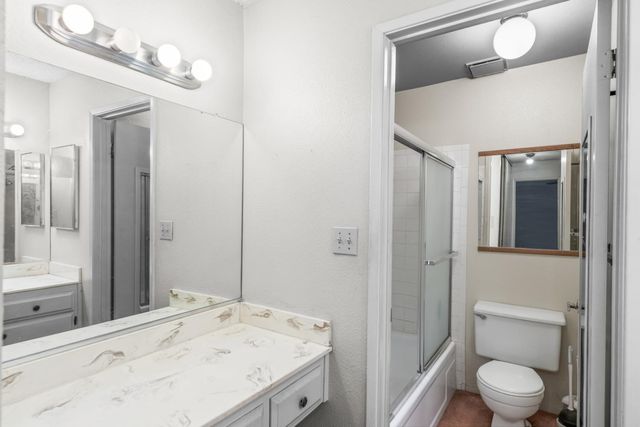 24 W LANCASTER Dr, Stockton, CA 95207