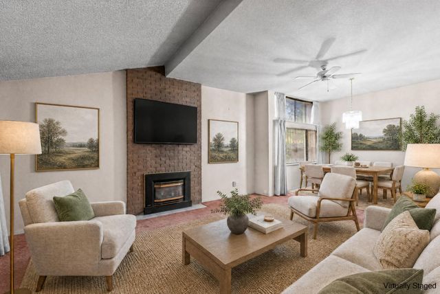 24 W LANCASTER Dr, Stockton, CA 95207