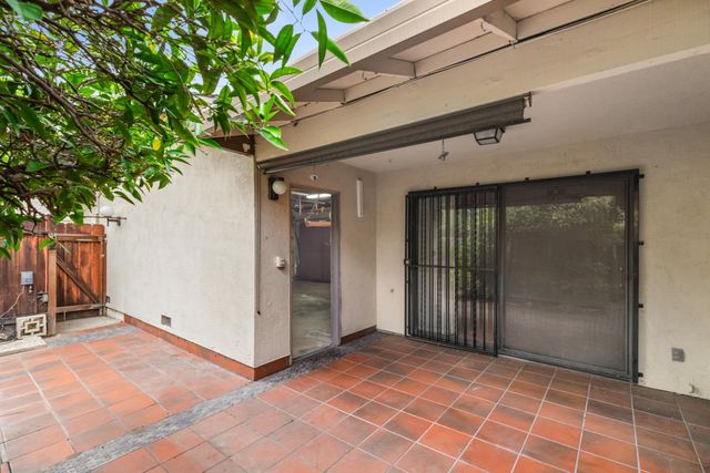24 W LANCASTER Dr, Stockton, CA 95207