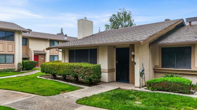 24 W LANCASTER Dr, Stockton, CA 95207