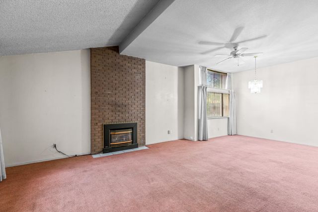 24 W LANCASTER Dr, Stockton, CA 95207