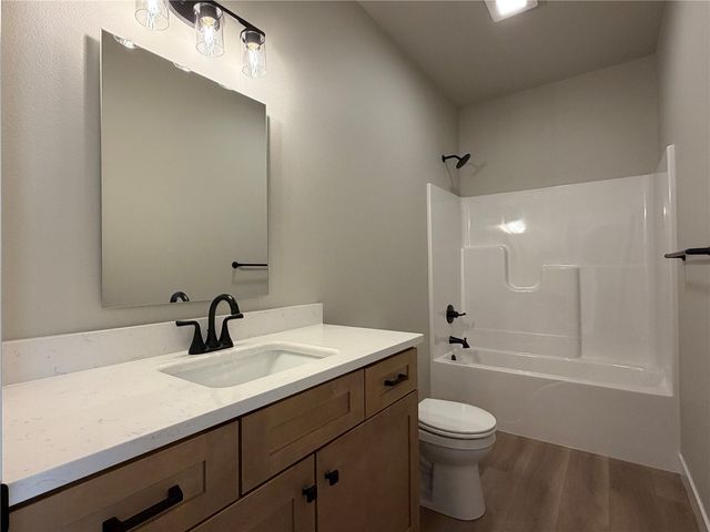 102 Kinsey Street, North Liberty, IA 52317