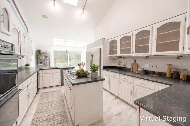25636 Stoney Kirk Court, Lake Zurich, IL 60047