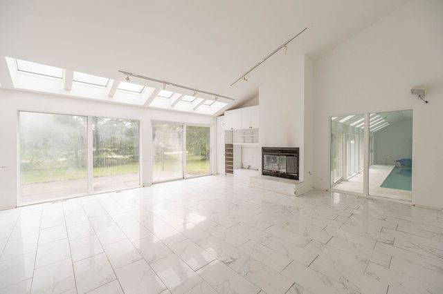 25636 Stoney Kirk Court, Lake Zurich, IL 60047