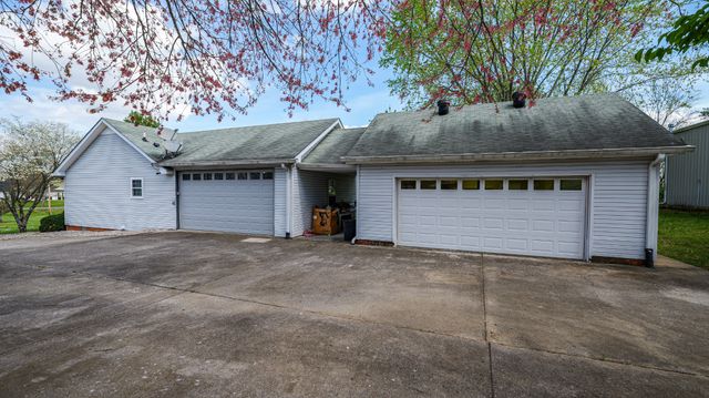 147 Flynn Rd, Gallatin, TN 37066