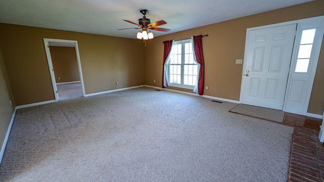 147 Flynn Rd, Gallatin, TN 37066