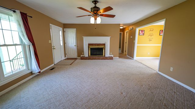 147 Flynn Rd, Gallatin, TN 37066