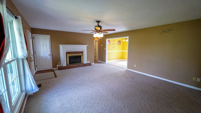 147 Flynn Rd, Gallatin, TN 37066