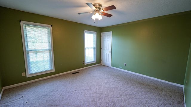 147 Flynn Rd, Gallatin, TN 37066