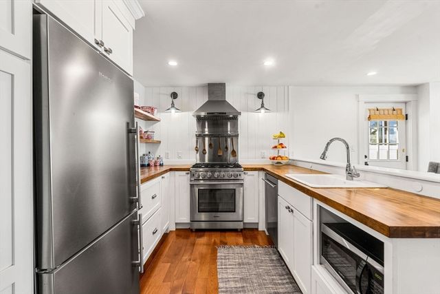 58 Lake Attitash Rd, Amesbury, MA 01913