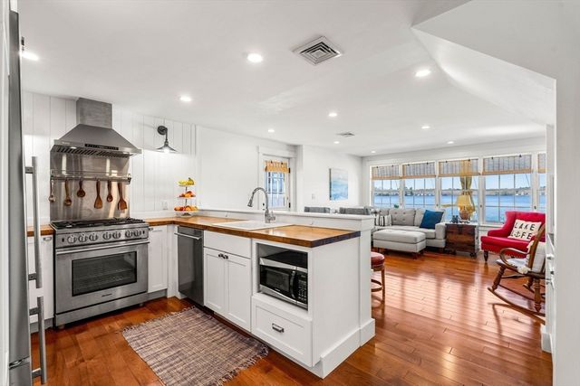 58 Lake Attitash Rd, Amesbury, MA 01913