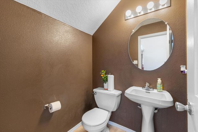 7153 Husky Drive NE, Rio Rancho, NM 87144