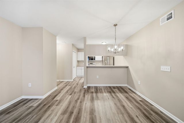 2738 S Knightsbridge Circle, Ann Arbor, MI 48105