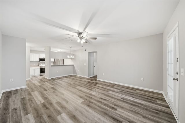 2738 S Knightsbridge Circle, Ann Arbor, MI 48105