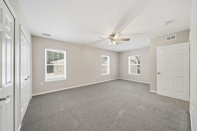2738 S Knightsbridge Circle, Ann Arbor, MI 48105