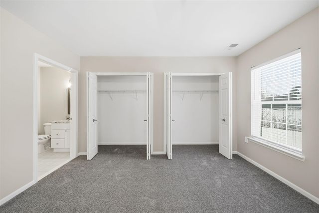 2738 S Knightsbridge Circle, Ann Arbor, MI 48105